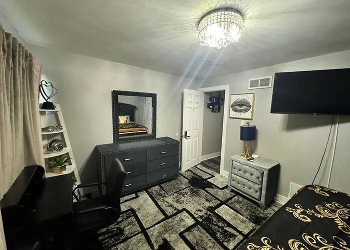 Hamaline Luxury Villa Chicago